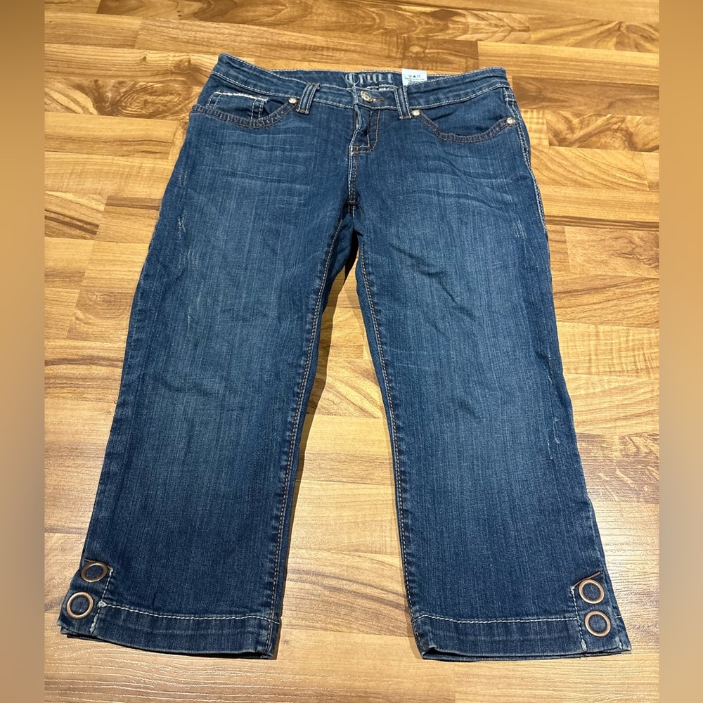 Cruel Candice Denim Capri Size 7 Distressed Western Country Cowgirl